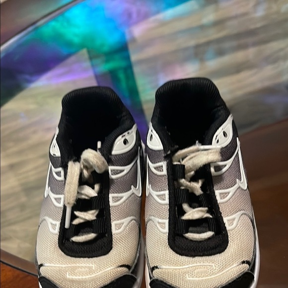 Nike Other - Black‎ and White Athletic Sneakers